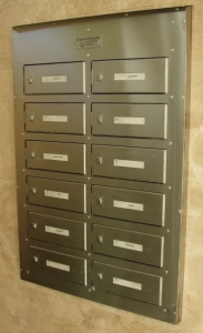 Bp. XII. Németvölgyi út 23 beépített postaláda belső oldal Bp. XII. Németvölgyi út 23 postaláda belső oldal